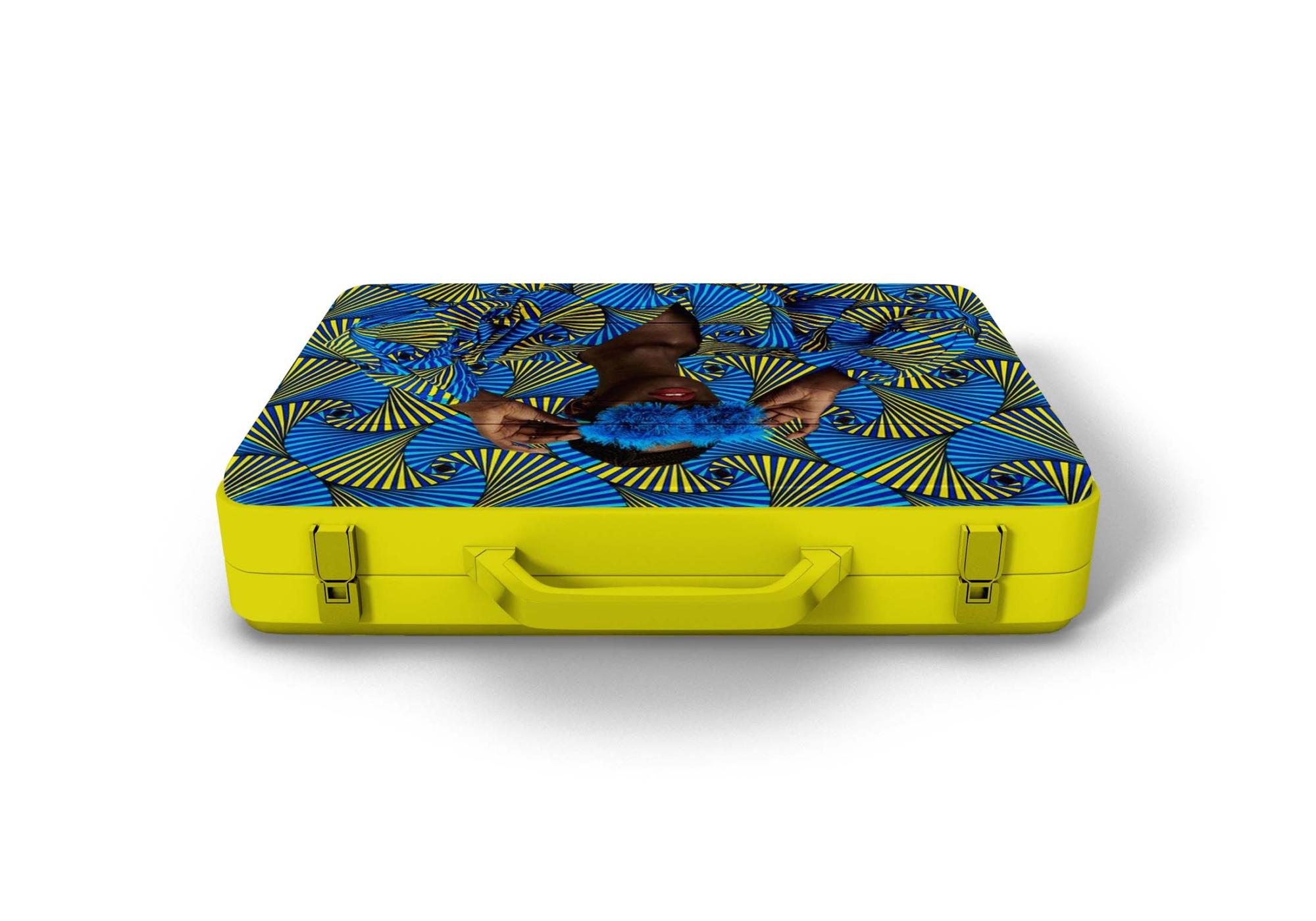 Suitcase Mockup (PSD) Suitcase Mockup PSD 2